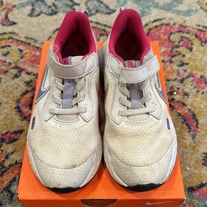 Girls Nikes